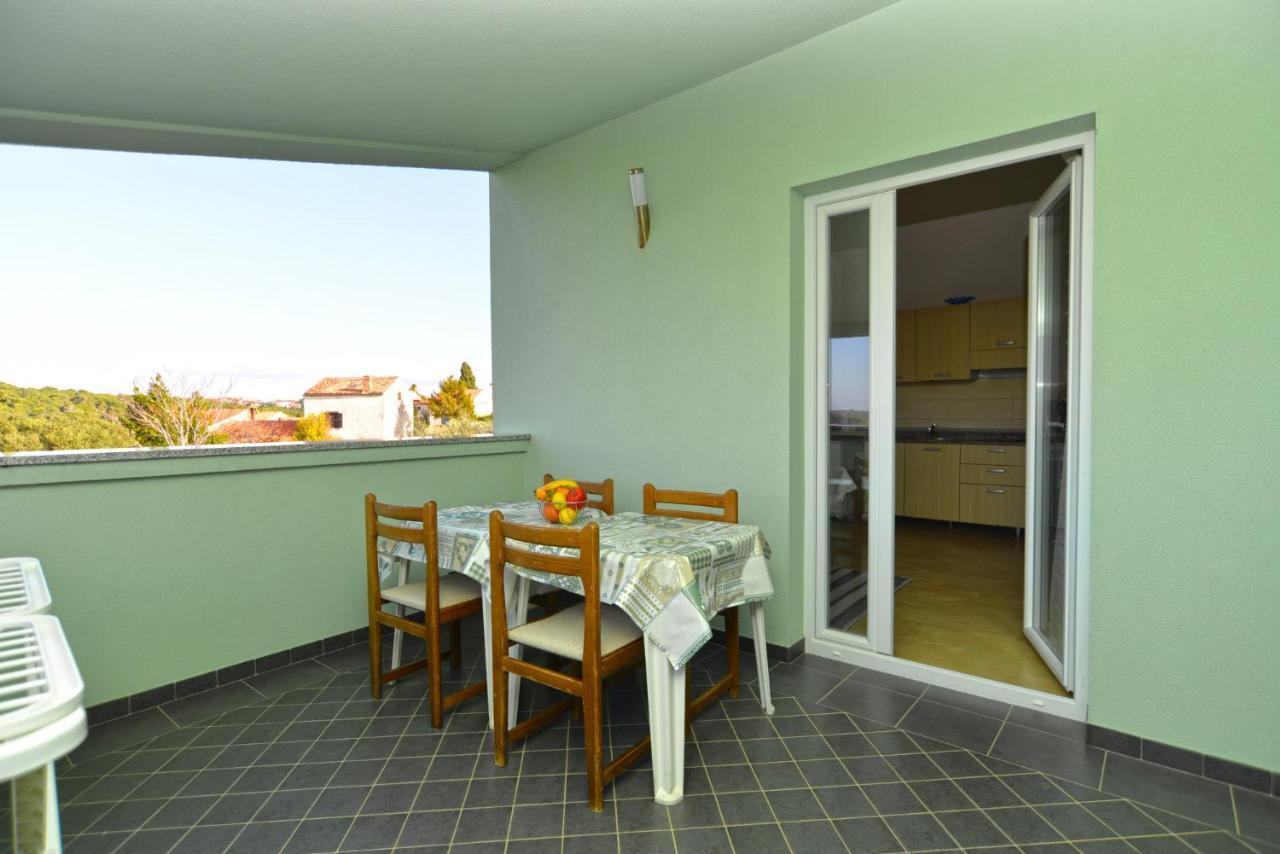 Apartments Bernarda 1773 Banjole Exterior photo